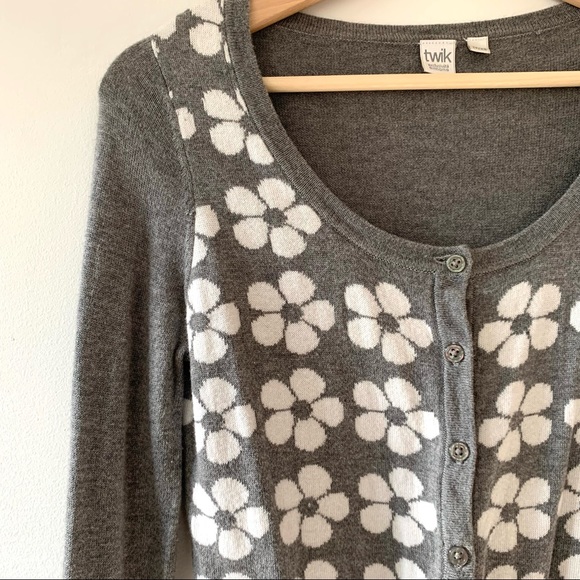 Costal Grandma Cardigan - Picture 1 of 9